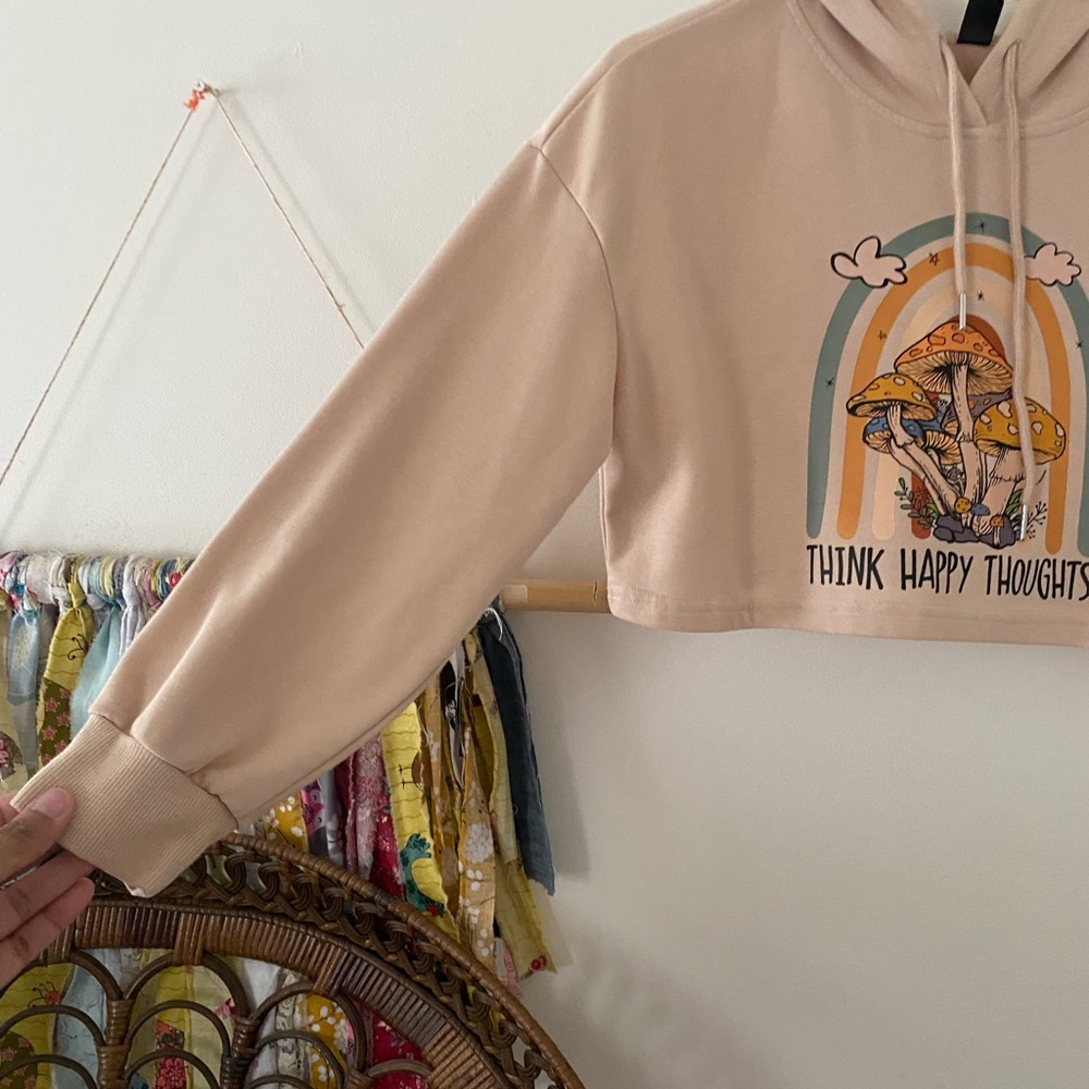 Mushroom crop top sweatshirt. New without tags - Picture 3 of 8